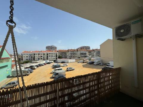Apartamento T2 - Amora c/ Arrecadação