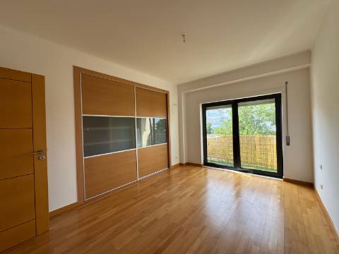 Apartamento T2 - Amora c/ Arrecadação
