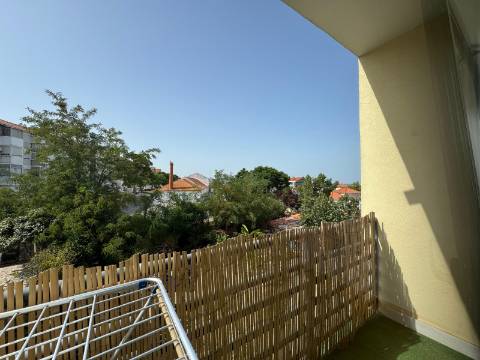 Apartamento T2 - Amora c/ Arrecadação