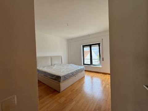 Apartamento T2 - Amora c/ Arrecadação