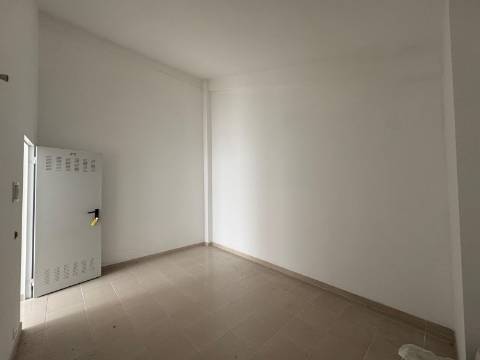 Apartamento T2 - Amora c/ Arrecadação