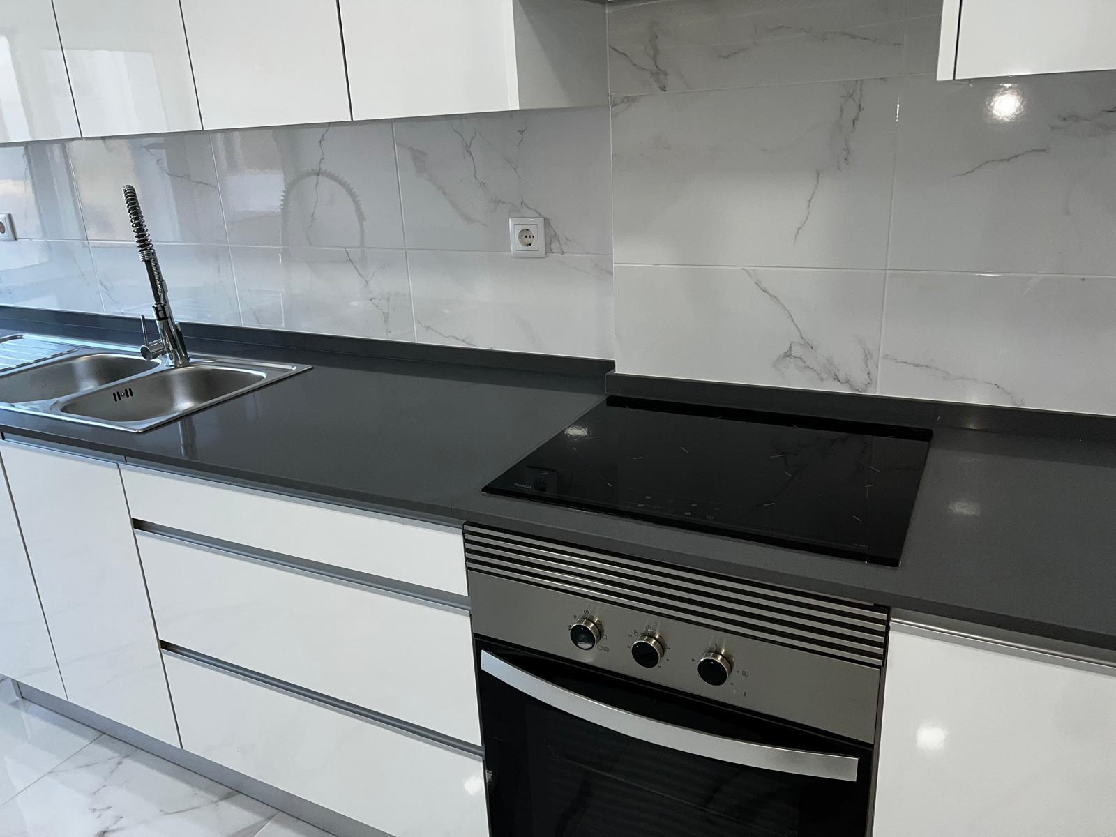 Apartamento T3 remodelado no Laranjeiro