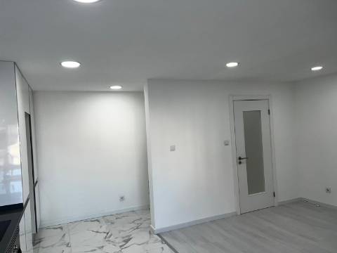 Apartamento T3 remodelado no Laranjeiro