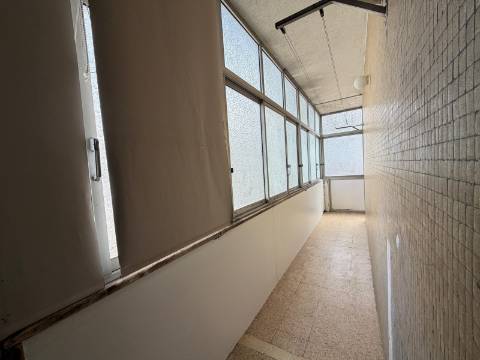 Apartamento T2 c/lugar de garagem na Cruz de Pau