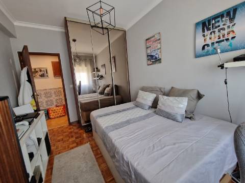 Apartamento T3 na Quinta de São João