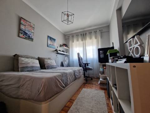 Apartamento T3 na Quinta de São João