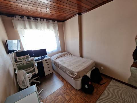 Apartamento T3 na Quinta de São João