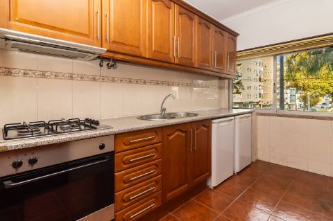 Apartamento T2 Torre da Marinha