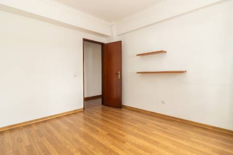 Apartamento T2 Torre da Marinha