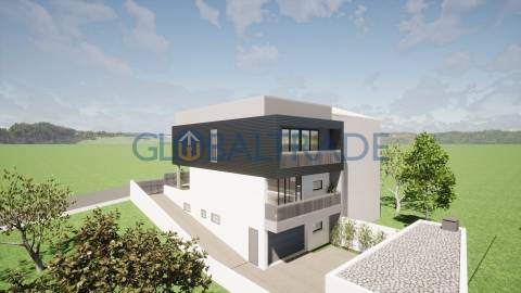 Terreno 235m² com Projeto Aprovado para Moradia em Fânzeres