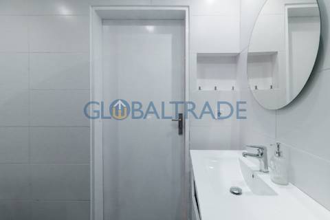 Moradia Totalmente Renovada & Equipada T2 no Porto