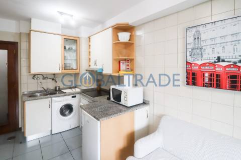 Apartamento T1 Mobilado & Equipado no Porto