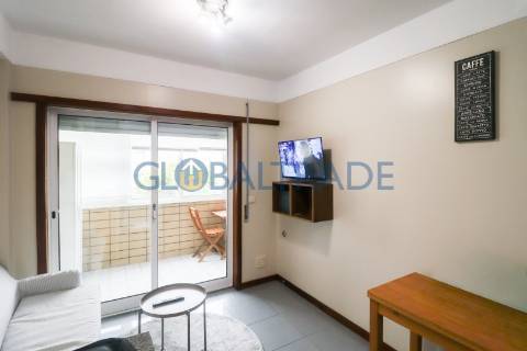 Apartamento T1 Mobilado & Equipado no Porto