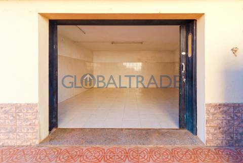 Moradia T4 convertida em Bifamiliar em São Cosme