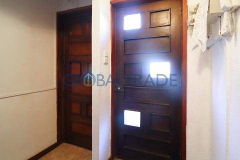 Moradia T4 convertida em Bifamiliar em São Cosme