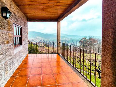 Quinta com 1.595m² vinhas & Moradia T1 em Pedra – Baião