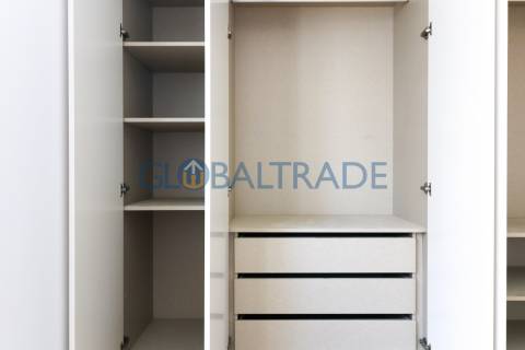 Andar de Moradia T2 Renovado & Equipado em Valbom