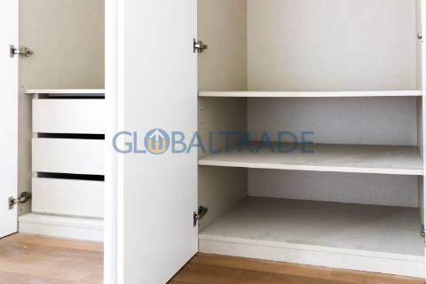 Andar de Moradia T2 Renovado & Equipado em Valbom