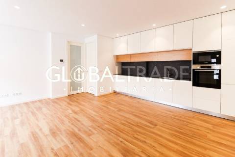 Apartamento T2 Renovado & Equipado em Alfena