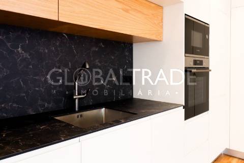 Apartamento T2 Renovado & Equipado em Alfena