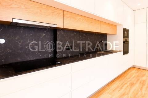Apartamento T2 Renovado & Equipado em Alfena