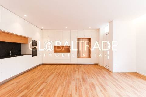 Apartamento T2 Renovado & Equipado em Alfena