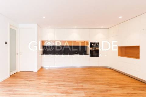 Apartamento T2 Renovado & Equipado em Alfena