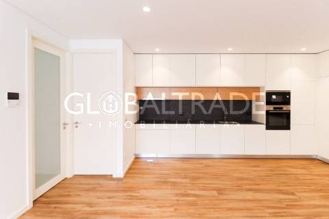 Apartamento T2 Renovado & Equipado em Alfena