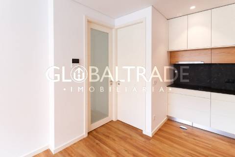 Apartamento T2 Renovado & Equipado em Alfena