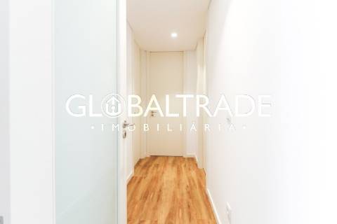 Apartamento T2 Renovado & Equipado em Alfena