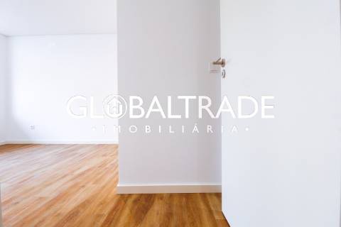 Apartamento T2 Renovado & Equipado em Alfena