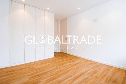 Apartamento T2 Renovado & Equipado em Alfena