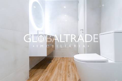 Apartamento T2 Renovado & Equipado em Alfena