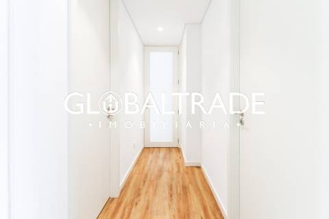 Apartamento T2 Renovado & Equipado em Alfena