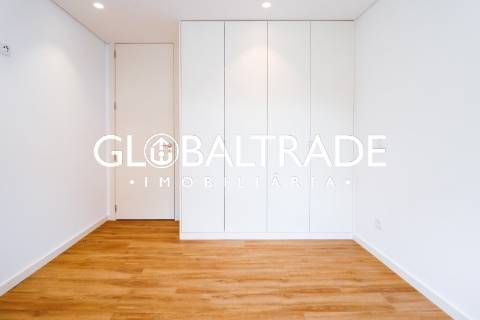 Apartamento T2 Renovado & Equipado em Alfena