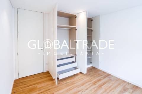 Apartamento T2 Renovado & Equipado em Alfena