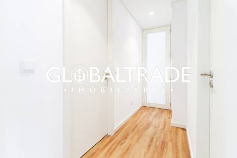 Apartamento T2 Renovado & Equipado em Alfena