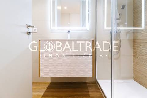 Apartamento T2 Renovado & Equipado em Alfena