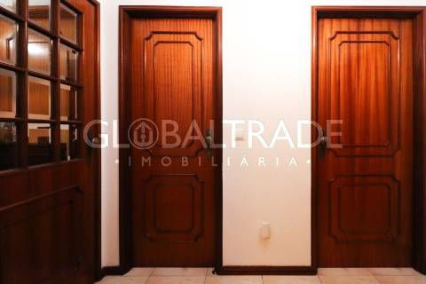 Apartamento T3+1 Renovado & Equipado em Águas Santas
