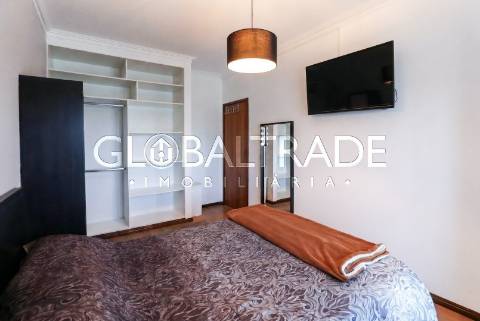 Apartamento T3+1 Renovado & Equipado em Águas Santas