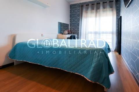 Apartamento T3+1 Renovado & Equipado em Águas Santas