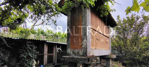 Moradia em pedra com 778 m² de terreno – Viariz