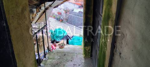 Moradia em pedra com 778 m² de terreno – Viariz