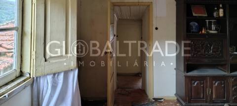 Moradia em pedra com 778 m² de terreno – Viariz