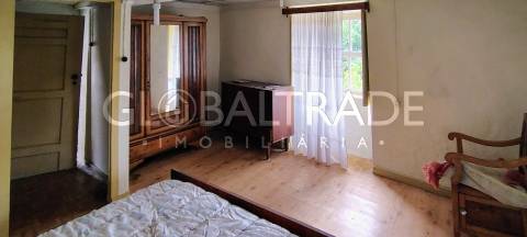 Moradia em pedra com 778 m² de terreno – Viariz