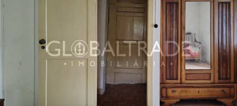 Moradia em pedra com 778 m² de terreno – Viariz