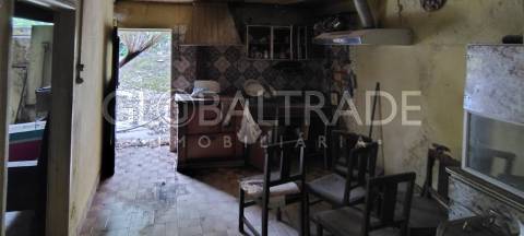 Moradia em pedra com 778 m² de terreno – Viariz