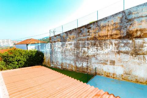 Moradia T3 com Terraço em Valbom