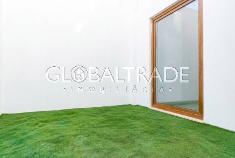 Moradia T3 com Terraço em Valbom