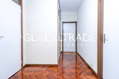 Apartamento T3+1 Renovado no Porto